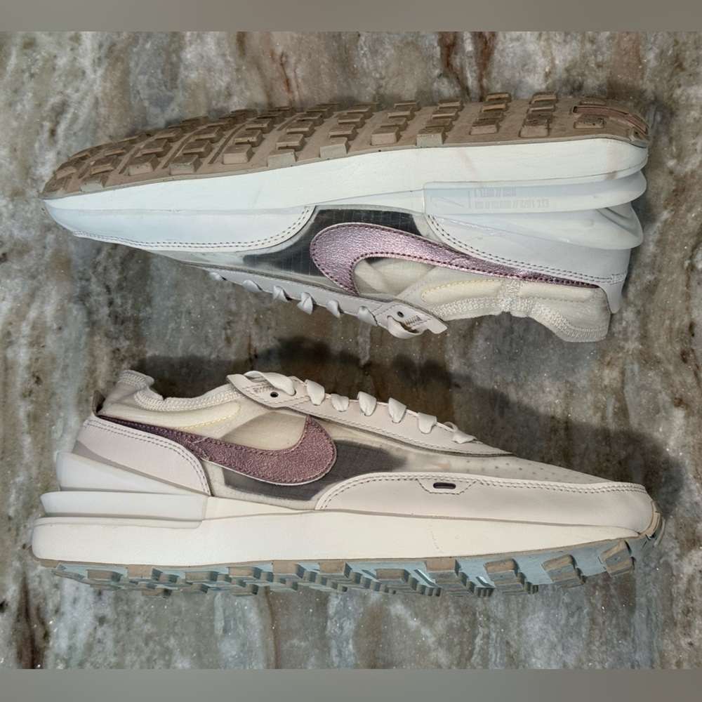 Women’s NIKE Waffle One sneakers- summit white/infinite lilac. Size 11 - Picture 9 of 12